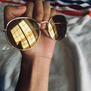 gold mirrored sunglasses